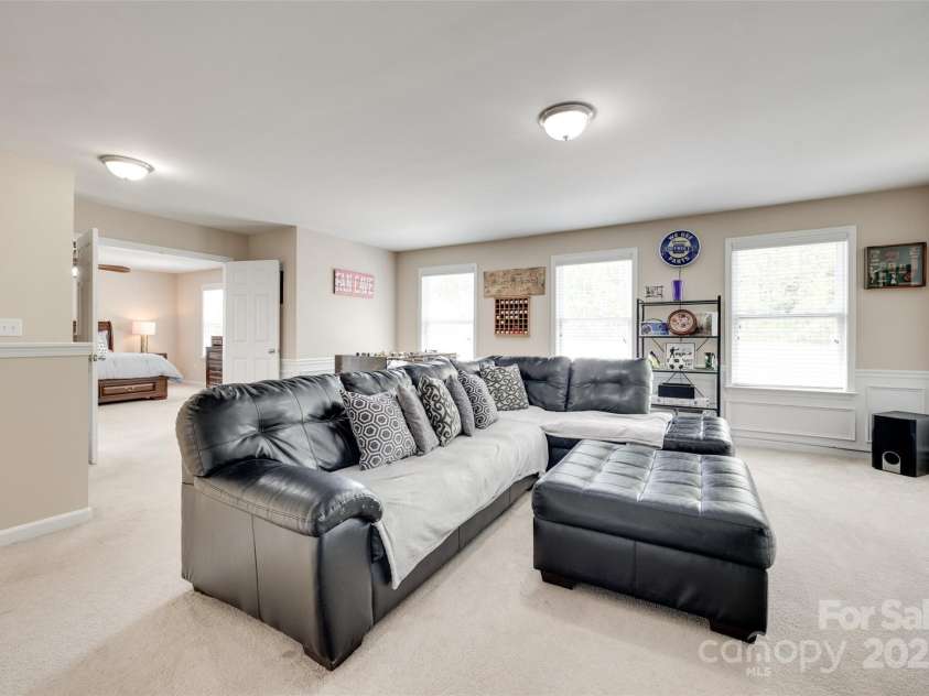 985 Angelica Lane, Tega Cay, SC 29708.  MLS# CAR4246677, YatesRealty ID 14497. 