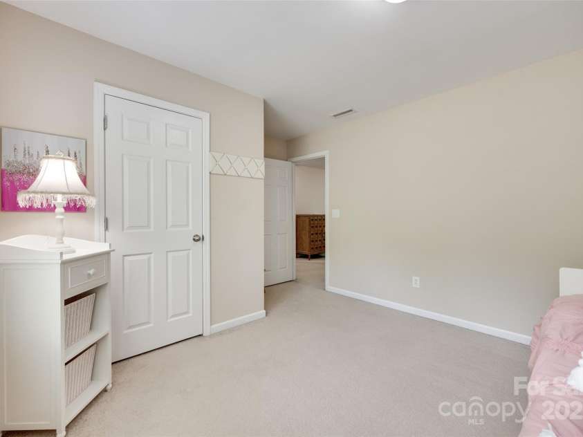 985 Angelica Lane, Tega Cay, SC 29708.  MLS# CAR4246677, YatesRealty ID 14497. 