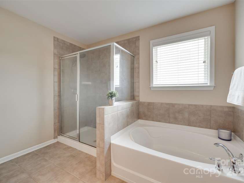 985 Angelica Lane, Tega Cay, SC 29708.  MLS# CAR4246677, YatesRealty ID 14497. 