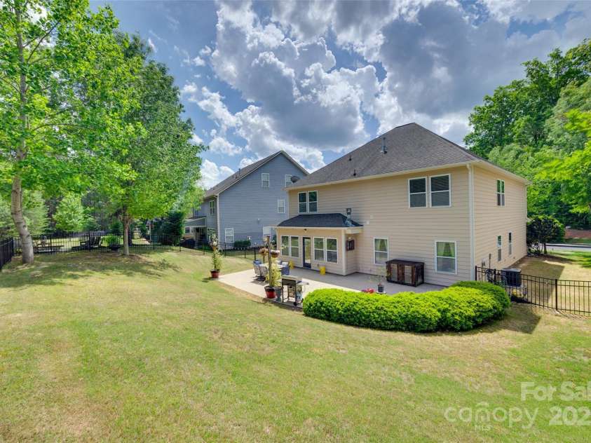 985 Angelica Lane, Tega Cay, SC 29708.  MLS# CAR4246677, YatesRealty ID 14497. 