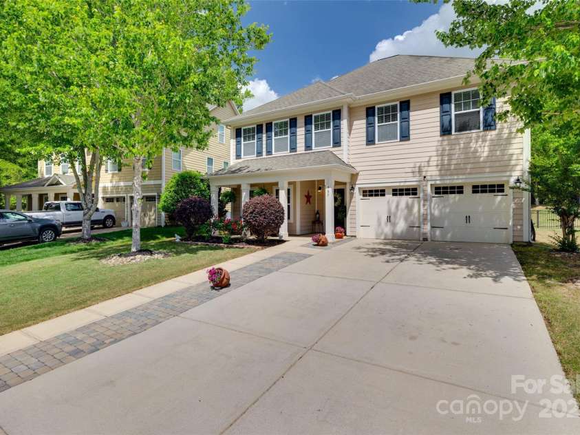 985 Angelica Lane, Tega Cay, SC 29708.  MLS# CAR4246677, YatesRealty ID 14497. 