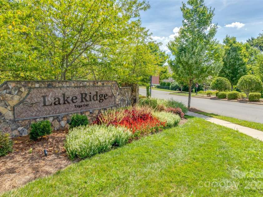 985 Angelica Lane, Tega Cay, SC 29708.  MLS# CAR4246677, YatesRealty ID 14497. 