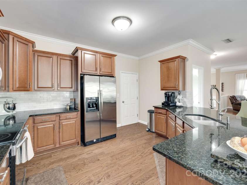985 Angelica Lane, Tega Cay, SC 29708.  MLS# CAR4246677, YatesRealty ID 14497. Kitchen