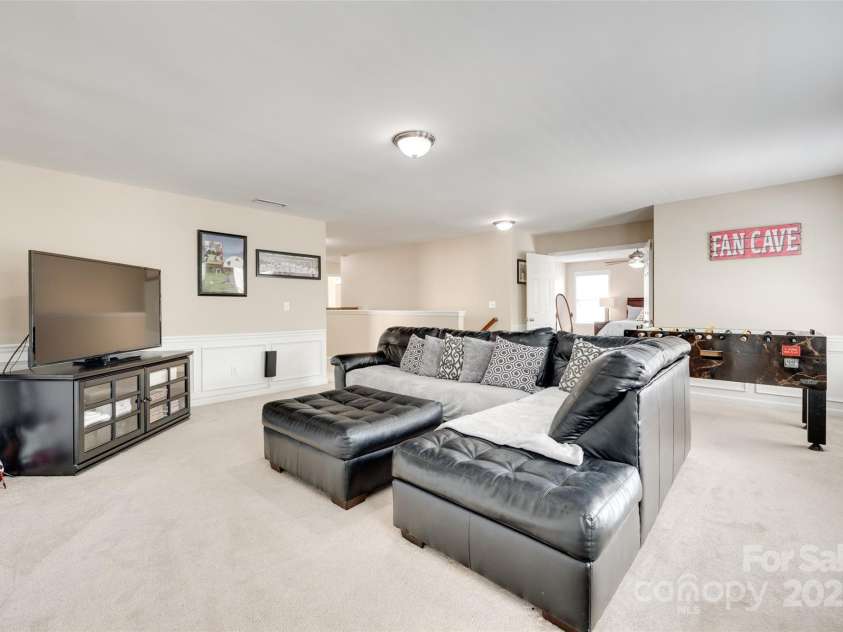 985 Angelica Lane, Tega Cay, SC 29708.  MLS# CAR4246677, YatesRealty ID 14497. Loft