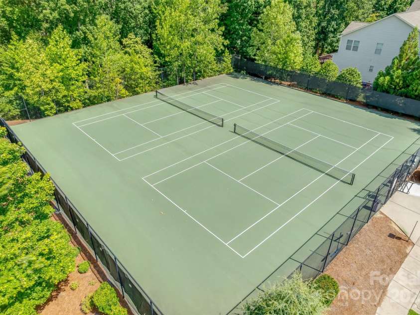 985 Angelica Lane, Tega Cay, SC 29708.  MLS# CAR4246677, YatesRealty ID 14497. Tennis / Pickleball courts