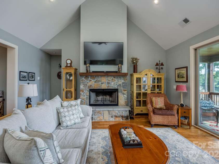 1099 Retreat Way, Ridgeway, SC 29130.  MLS# CAR4257782, YatesRealty ID 14498. 