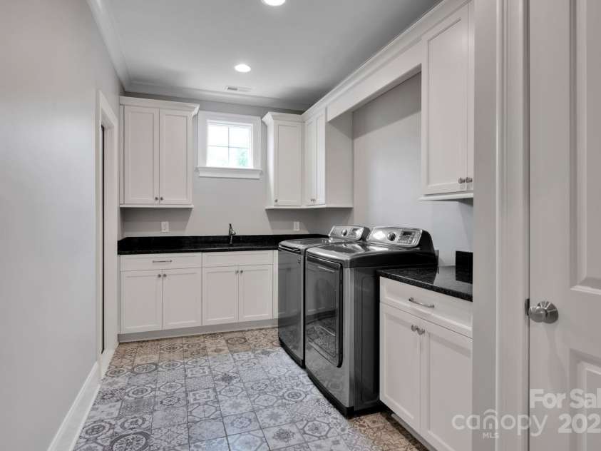 17909 Golden Meadow Court, Davidson, NC 28036.  MLS# CAR4247147, YatesRealty ID 14499. 