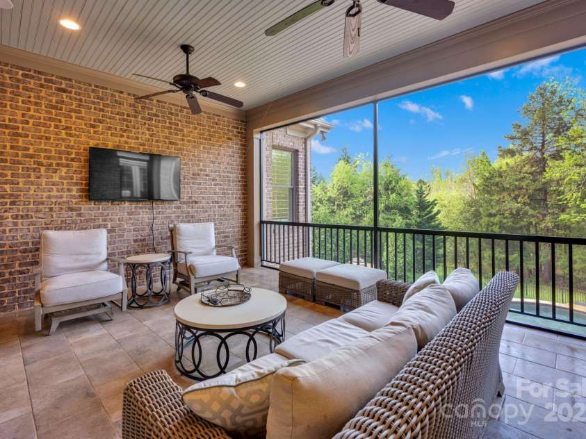 17909 Golden Meadow Court, Davidson, NC 28036.  MLS# CAR4247147, YatesRealty ID 14499. 