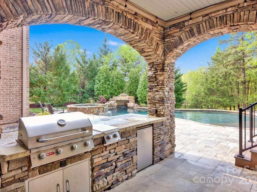 17909 Golden Meadow Court, Davidson, NC 28036.  MLS# CAR4247147, YatesRealty ID 14499. 