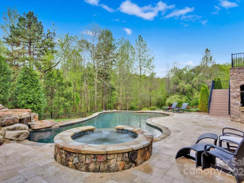 17909 Golden Meadow Court, Davidson, NC 28036.  MLS# CAR4247147, YatesRealty ID 14499. 