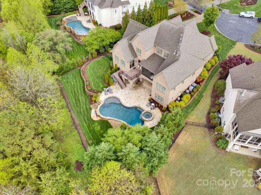 17909 Golden Meadow Court, Davidson, NC 28036.  MLS# CAR4247147, YatesRealty ID 14499. 