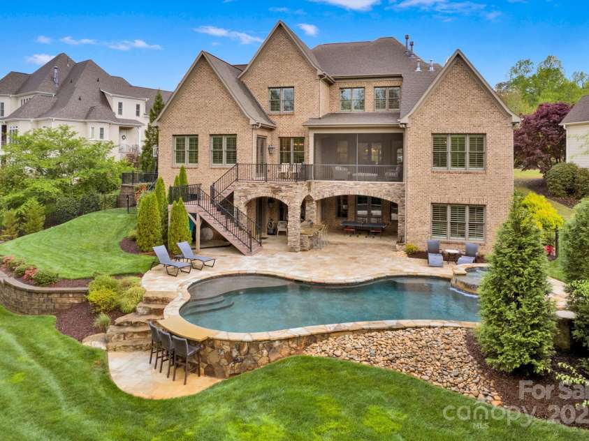 17909 Golden Meadow Court, Davidson, NC 28036.  MLS# CAR4247147, YatesRealty ID 14499. 