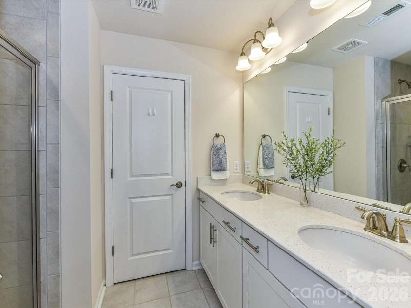 806 Canoe Song Road, Fort Mill, SC 29708.  MLS# CAR4357940, YatesRealty ID 14499. Dual sinks