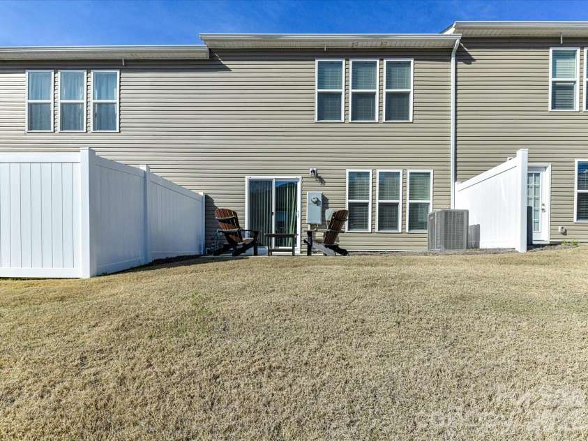 806 Canoe Song Road, Fort Mill, SC 29708.  MLS# CAR4357940, YatesRealty ID 14499. Yard area