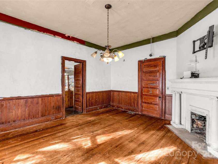 307 Kings Mountain Street, Clover, SC 29710.  MLS# CAR4200018, YatesRealty ID 145. 