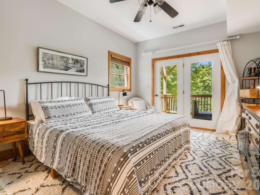 32 Zebulon Lane, Mars Hill, NC 28754.  MLS# CAR4417951, YatesRealty ID 1450. 3rd bedroom