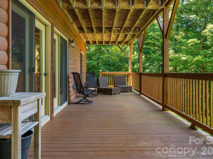 32 Zebulon Lane, Mars Hill, NC 28754.  MLS# CAR4417951, YatesRealty ID 1450. Decks