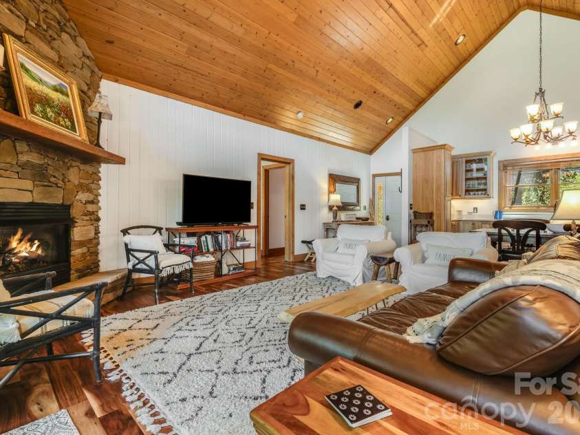 32 Zebulon Lane, Mars Hill, NC 28754.  MLS# CAR4417951, YatesRealty ID 1450. Mountain flavor