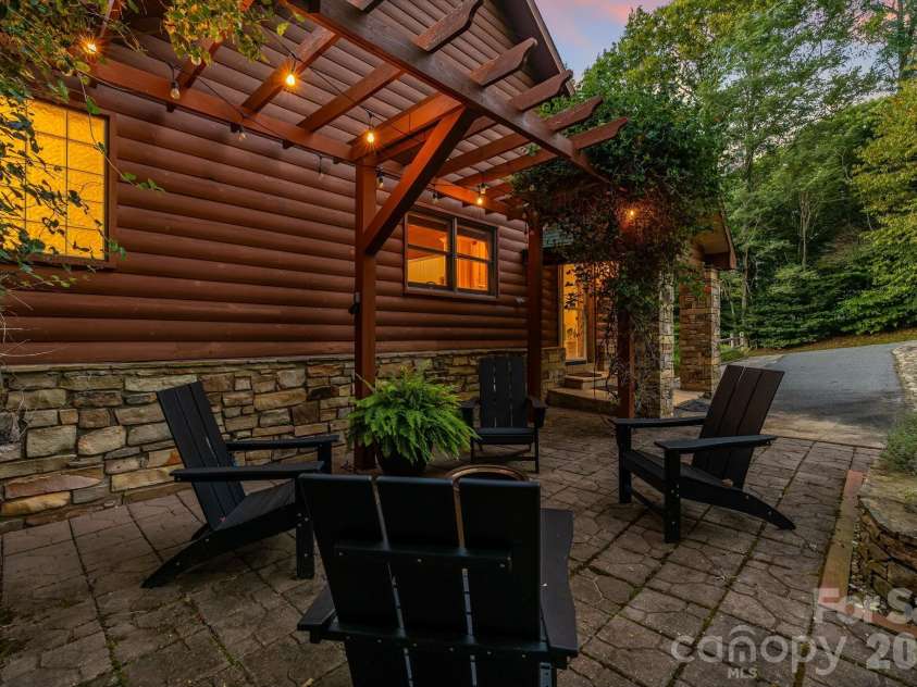 32 Zebulon Lane, Mars Hill, NC 28754.  MLS# CAR4417951, YatesRealty ID 1450. Relax