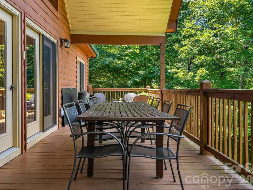 32 Zebulon Lane, Mars Hill, NC 28754.  MLS# CAR4417951, YatesRealty ID 1450. Top deck