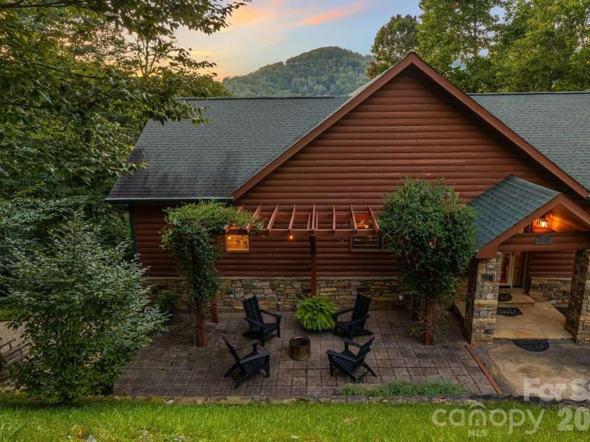 32 Zebulon Lane, Mars Hill, NC 28754.  MLS# CAR4417951, YatesRealty ID 1450. Views of Big Bald/Bald Mtn