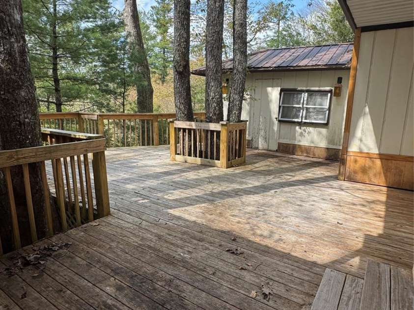 58 Sourwood Knoll, Newland, NC 28657.  MLS# CAR4255309, YatesRealty ID 14500. 