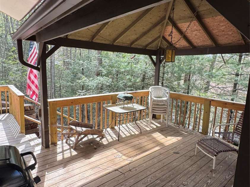 58 Sourwood Knoll, Newland, NC 28657.  MLS# CAR4255309, YatesRealty ID 14500. 