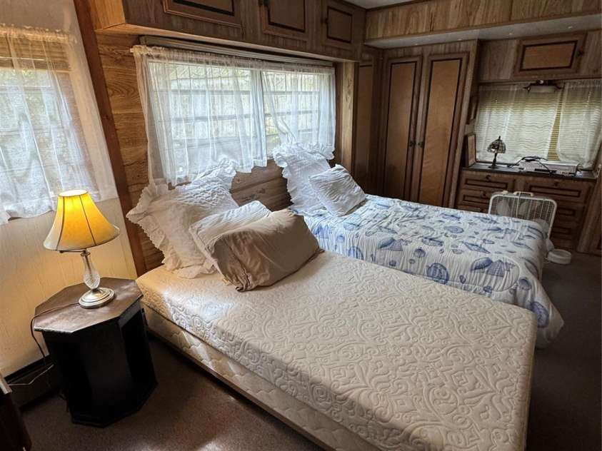 58 Sourwood Knoll, Newland, NC 28657.  MLS# CAR4255309, YatesRealty ID 14500. 