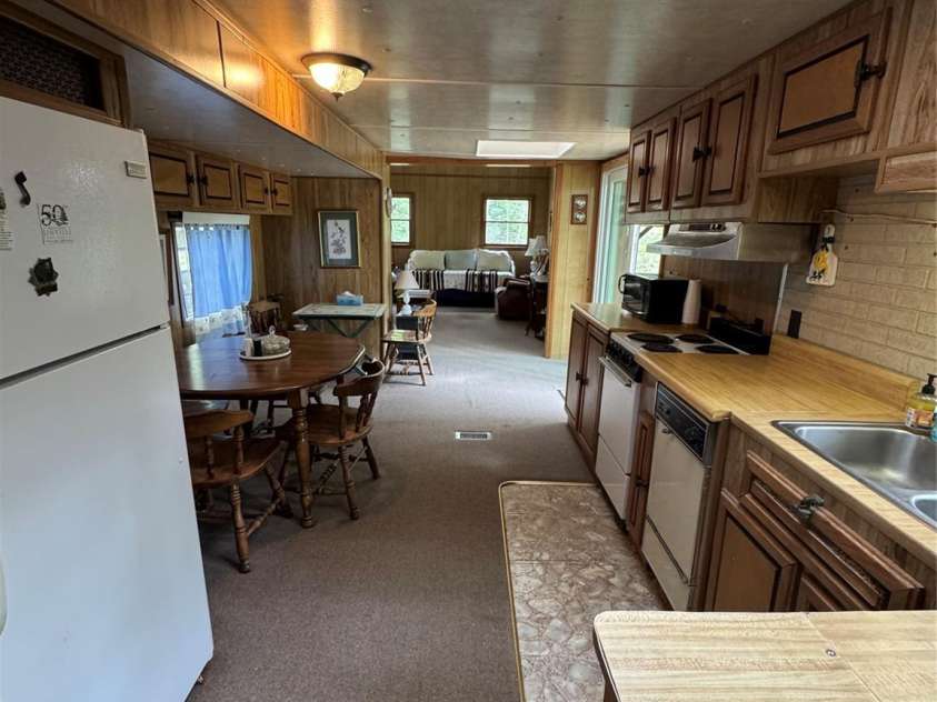 58 Sourwood Knoll, Newland, NC 28657.  MLS# CAR4255309, YatesRealty ID 14500. 