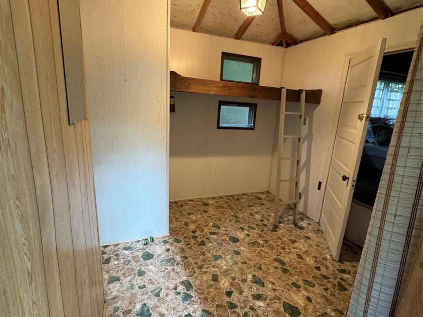 58 Sourwood Knoll, Newland, NC 28657.  MLS# CAR4255309, YatesRealty ID 14500. 