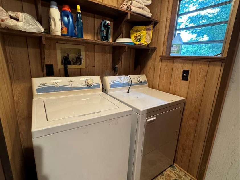 58 Sourwood Knoll, Newland, NC 28657.  MLS# CAR4255309, YatesRealty ID 14500. 