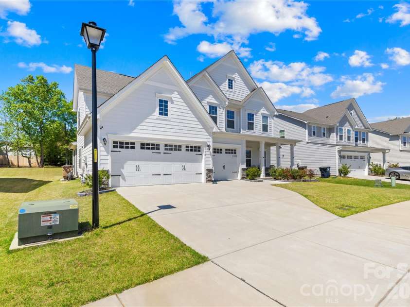 832 Dogwood Creek Lane, Indian Trail, NC 28079.  MLS# CAR4368918, YatesRealty ID 14501. 