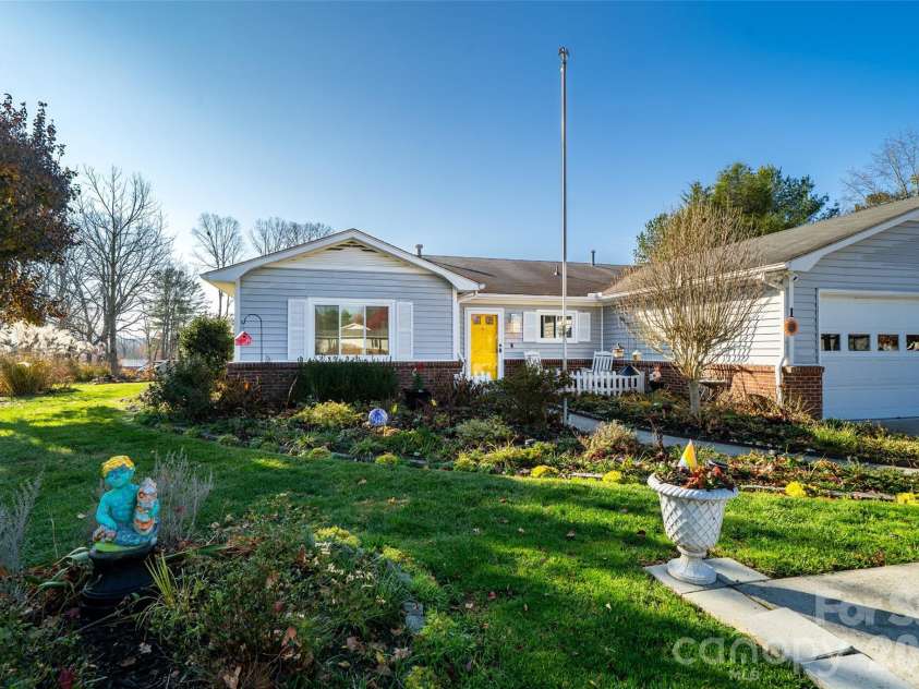 1 Wintry Drive, Hendersonville, NC 28792.  MLS# CAR4319352, YatesRealty ID 14502. 