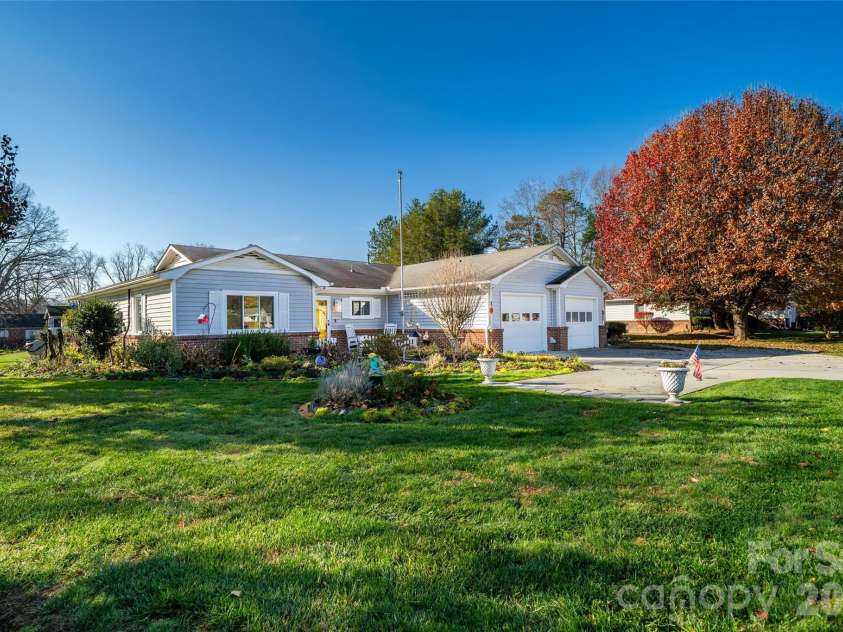 1 Wintry Drive, Hendersonville, NC 28792.  MLS# CAR4319352, YatesRealty ID 14502. 