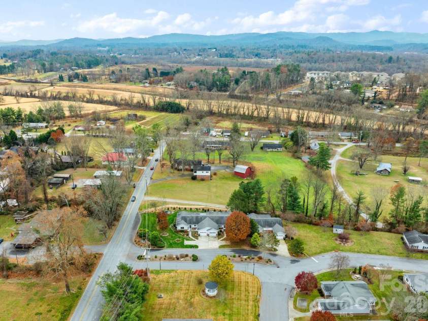 1 Wintry Drive, Hendersonville, NC 28792.  MLS# CAR4319352, YatesRealty ID 14502. 