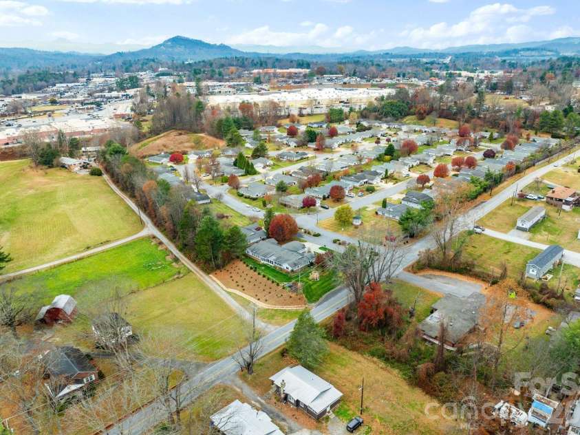 1 Wintry Drive, Hendersonville, NC 28792.  MLS# CAR4319352, YatesRealty ID 14502. 