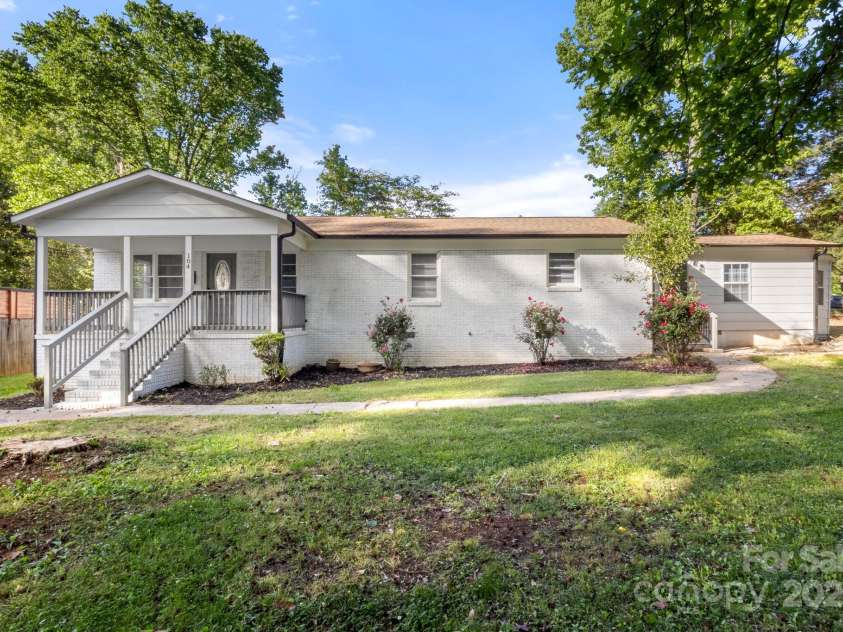 104 Berry Street, Fort Mill, SC 29715.  MLS# CAR4254460, YatesRealty ID 14503. 