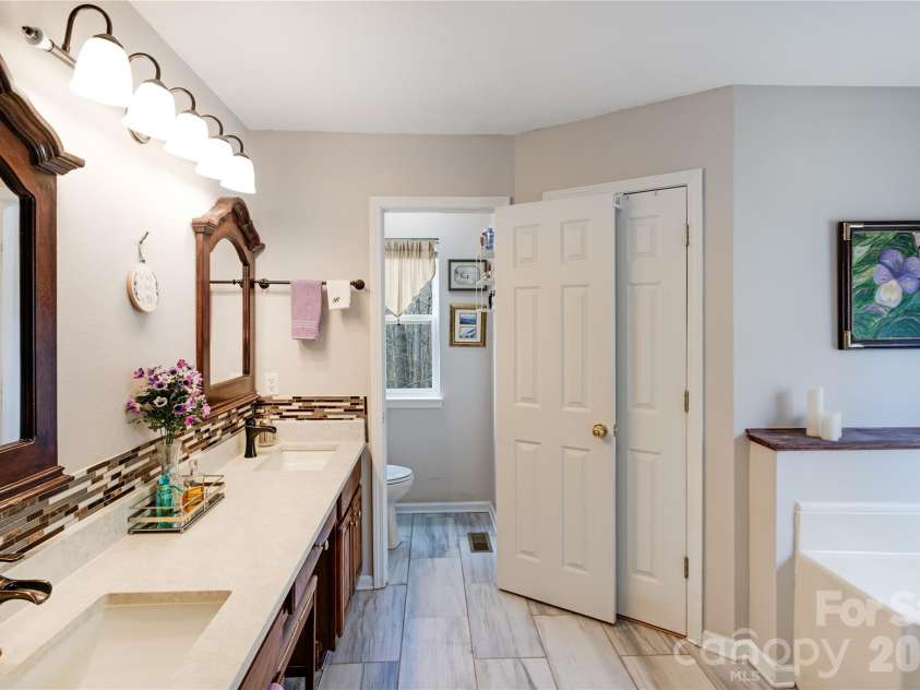 872 Mountainside Drive, Waynesville, NC 28786.  MLS# CAR4348882, YatesRealty ID 14503. 