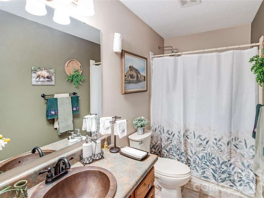 872 Mountainside Drive, Waynesville, NC 28786.  MLS# CAR4348882, YatesRealty ID 14503. 