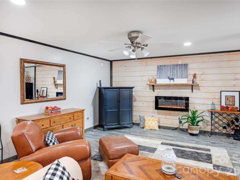872 Mountainside Drive, Waynesville, NC 28786.  MLS# CAR4348882, YatesRealty ID 14503. 