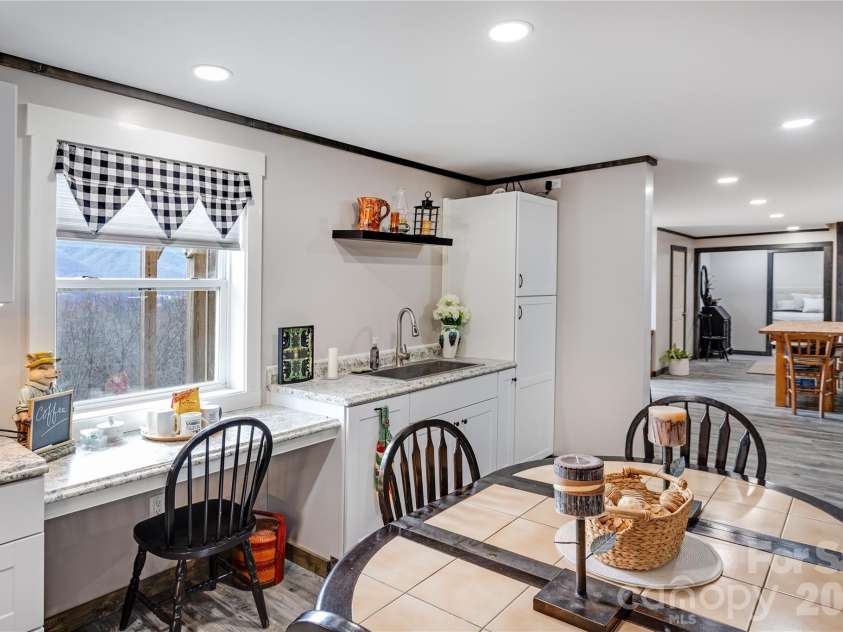 872 Mountainside Drive, Waynesville, NC 28786.  MLS# CAR4348882, YatesRealty ID 14503. 