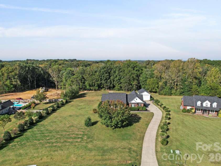 5106 Pond Bluff Drive, Monroe, NC 28112.  MLS# CAR4358314, YatesRealty ID 14505. 