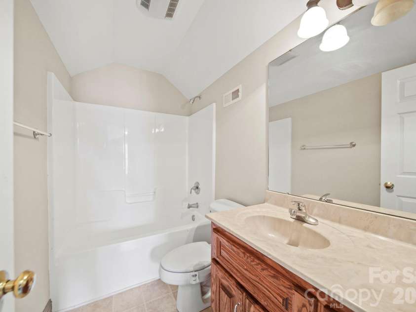 5106 Pond Bluff Drive, Monroe, NC 28112.  MLS# CAR4358314, YatesRealty ID 14505. Bathroom 4 upstairs
