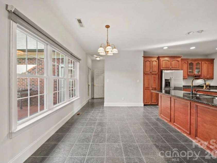 5106 Pond Bluff Drive, Monroe, NC 28112.  MLS# CAR4358314, YatesRealty ID 14505. Breakfast Space