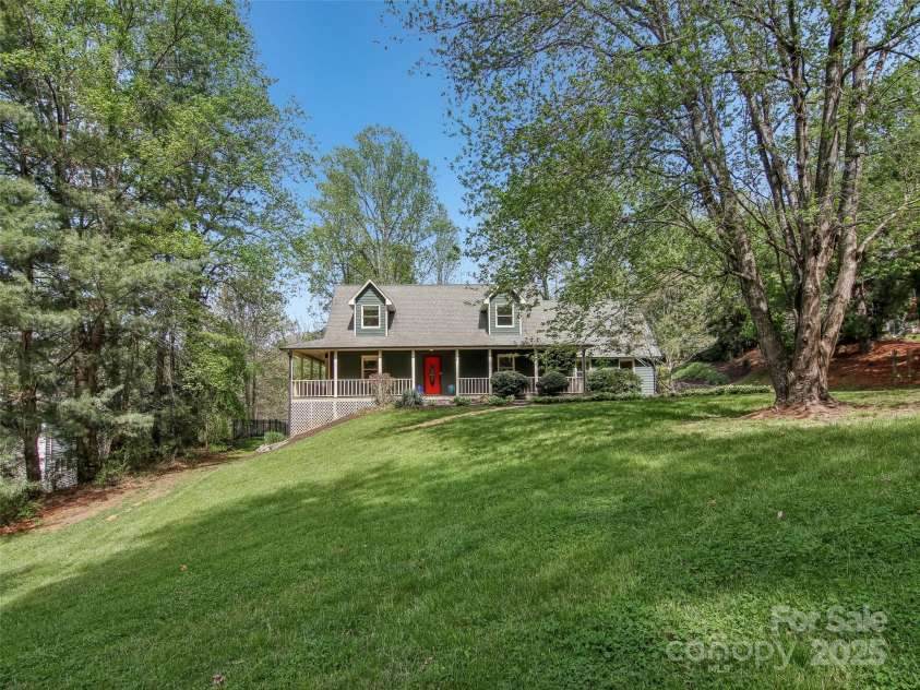 11 Timothy Lane, Candler, NC 28715.  MLS# CAR4249535, YatesRealty ID 14506. 