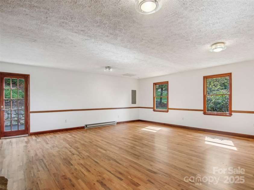 11 Timothy Lane, Candler, NC 28715.  MLS# CAR4249535, YatesRealty ID 14506. 