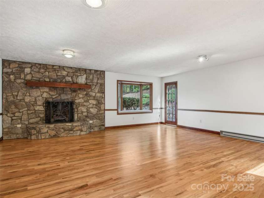 11 Timothy Lane, Candler, NC 28715.  MLS# CAR4249535, YatesRealty ID 14506. 