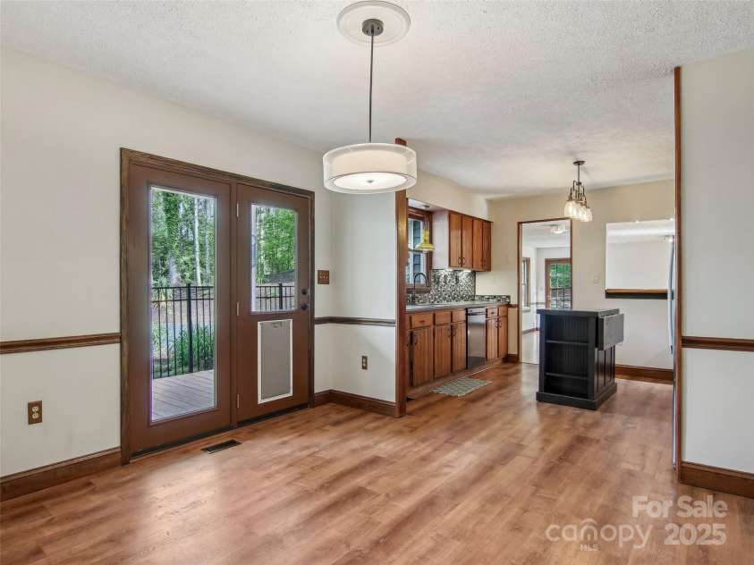 11 Timothy Lane, Candler, NC 28715.  MLS# CAR4249535, YatesRealty ID 14506. 