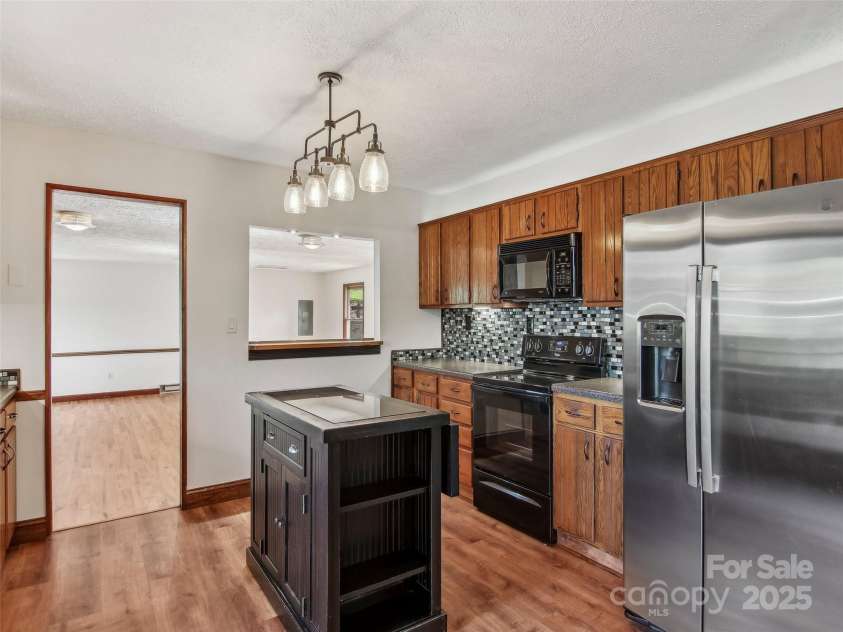 11 Timothy Lane, Candler, NC 28715.  MLS# CAR4249535, YatesRealty ID 14506. 