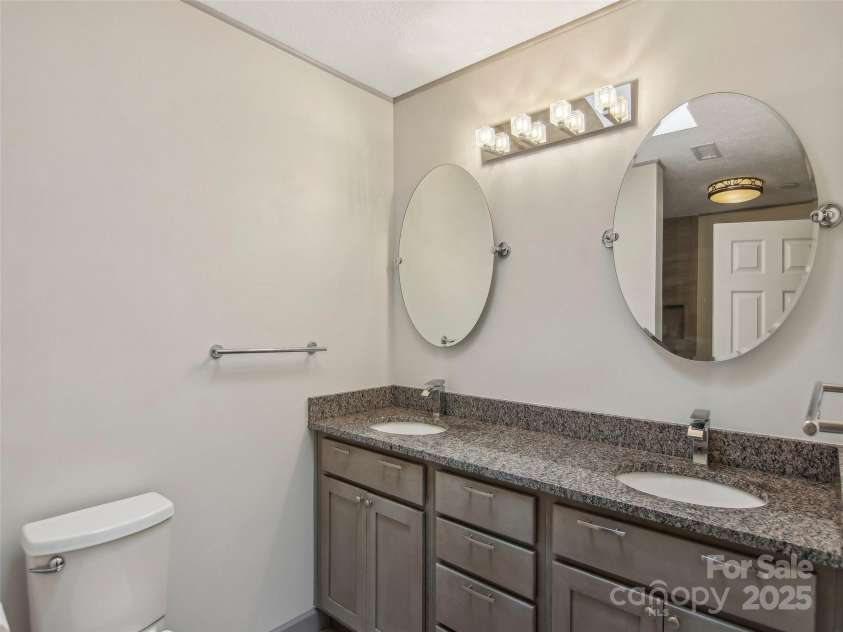 11 Timothy Lane, Candler, NC 28715.  MLS# CAR4249535, YatesRealty ID 14506. 